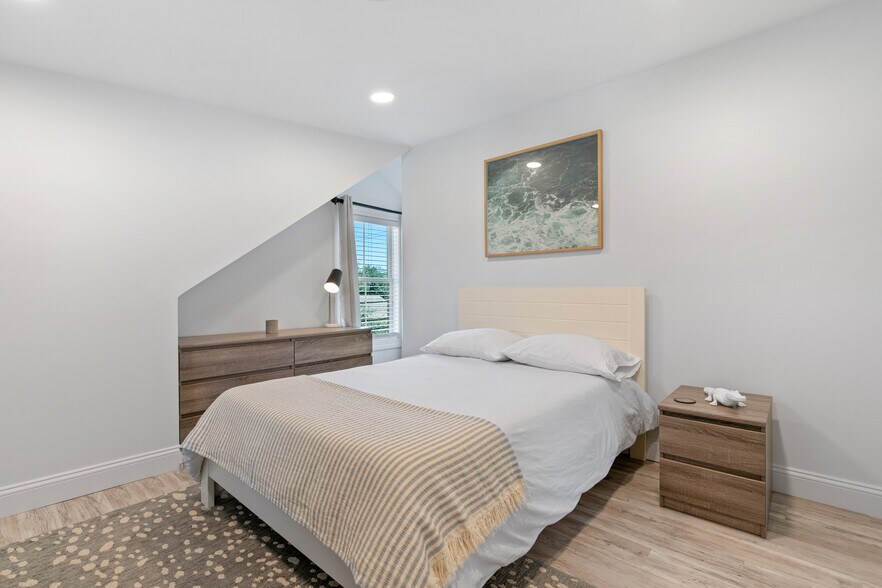 More Photos Of 44 Williams Ave, Mystic General Retail For Sale