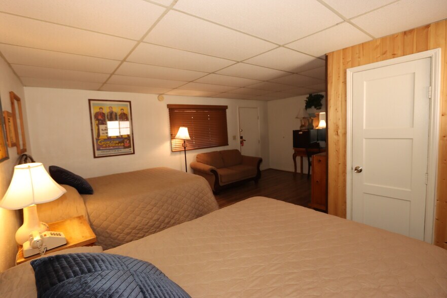 More Photos Of 410 Fremont St, Tombstone Hotel For Sale