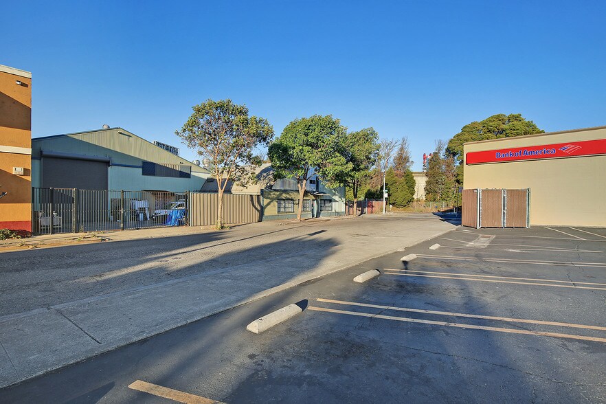 More Photos Of 4800 Bissell Ave, Richmond Manufacturing For Lease