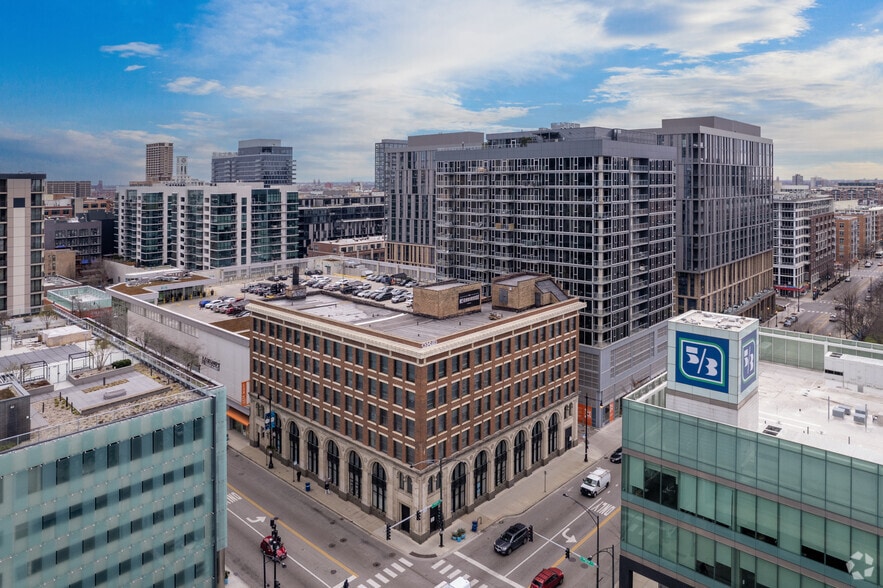 More Photos Of 801 W Madison St, Chicago Hotel For Sale