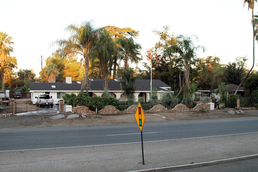 Primary Photo Of 1636 S Clovis Ave, Fresno Specialty For Sale