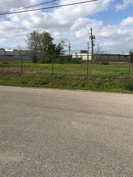 More Photos Of 6531 Overcrest Ln, Pasadena Industrial For Lease