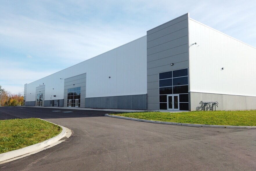 Primary Photo Of 1275 De L'aviation Av, Dieppe Industrial For Sale