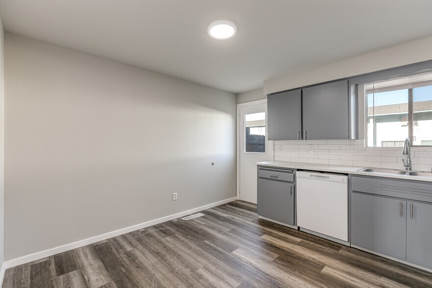 More Photos Of 6721 W Kennewick Ave, Kennewick Apartments For Sale