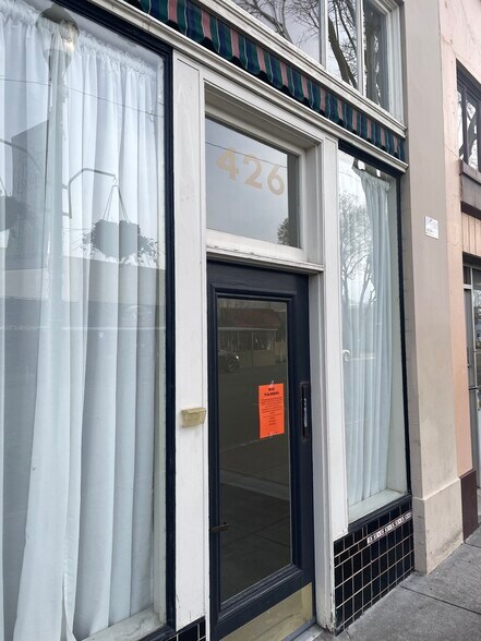 More Photos Of 448 College St, Woodland Office Residential For Lease