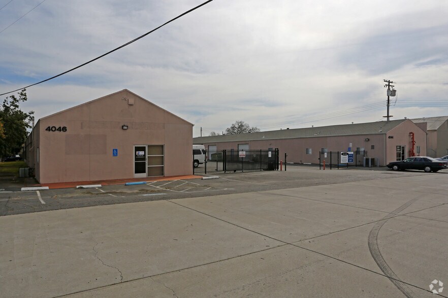 More Photos Of 4044-4046 Wayside Ln, Carmichael Warehouse For Lease