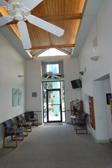 More Photos Of 5621 Central Ave, Saint Petersburg Medical For Sale