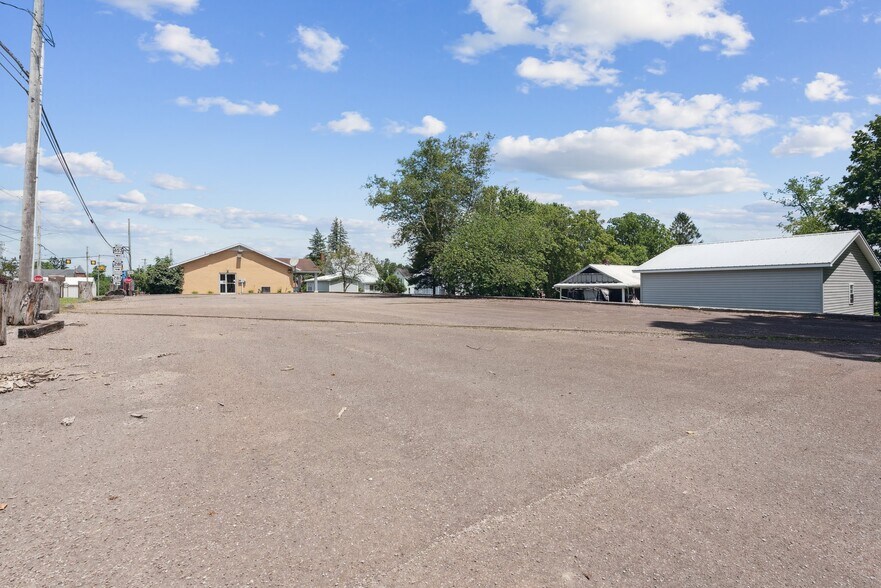 More Photos Of 2937 New Centerville Rd, Rockwood Storefront Retail Office For Sale