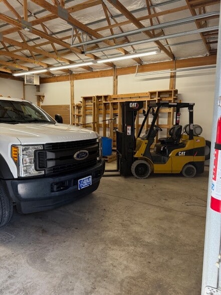 More Photos Of 448-450 Colorado Ave, Missoula Warehouse For Lease