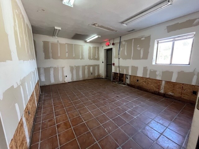 More Photos Of 460 Douglas Ave, Providence Service For Lease