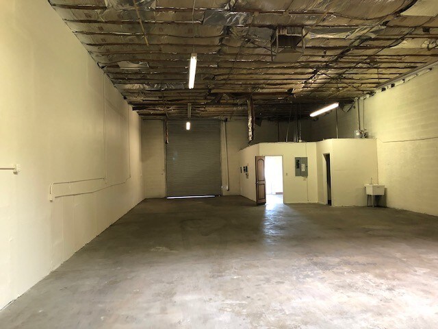 More Photos Of 3334 W McDowell Rd, Phoenix Warehouse For Lease
