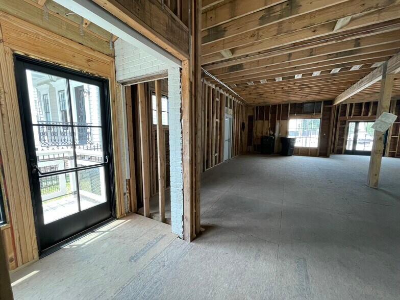 More Photos Of 2601 Baylor St, Houston Restaurant For Lease