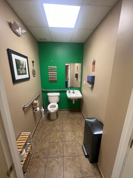 More Photos Of 5720 Gateway, Mason Loft Creative Space For Sale