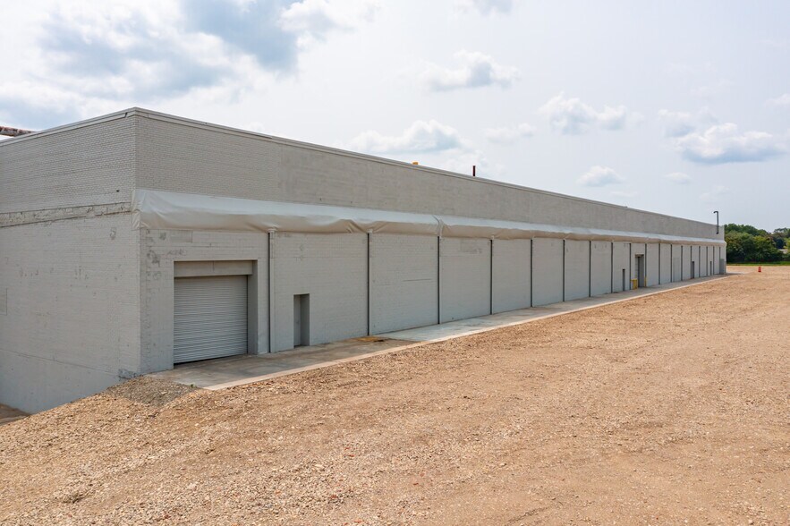 More Photos Of 559 E Ohio St, Circleville Manufacturing For Sale