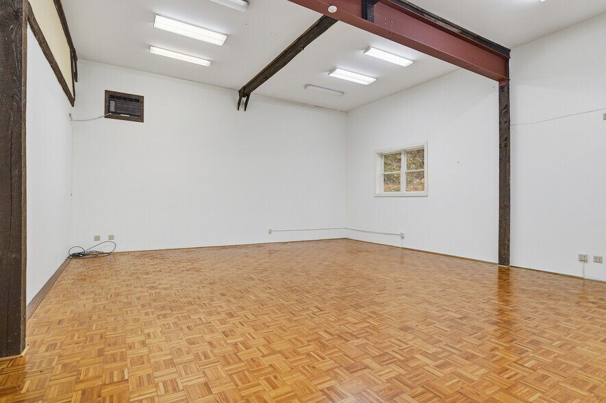 More Photos Of 131 Main St, Hatfield Loft Creative Space For Lease