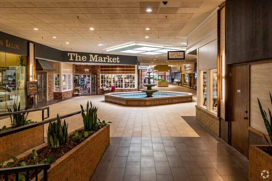 More Photos Of 12100-12240 N May Ave, Oklahoma City Unknown For Lease