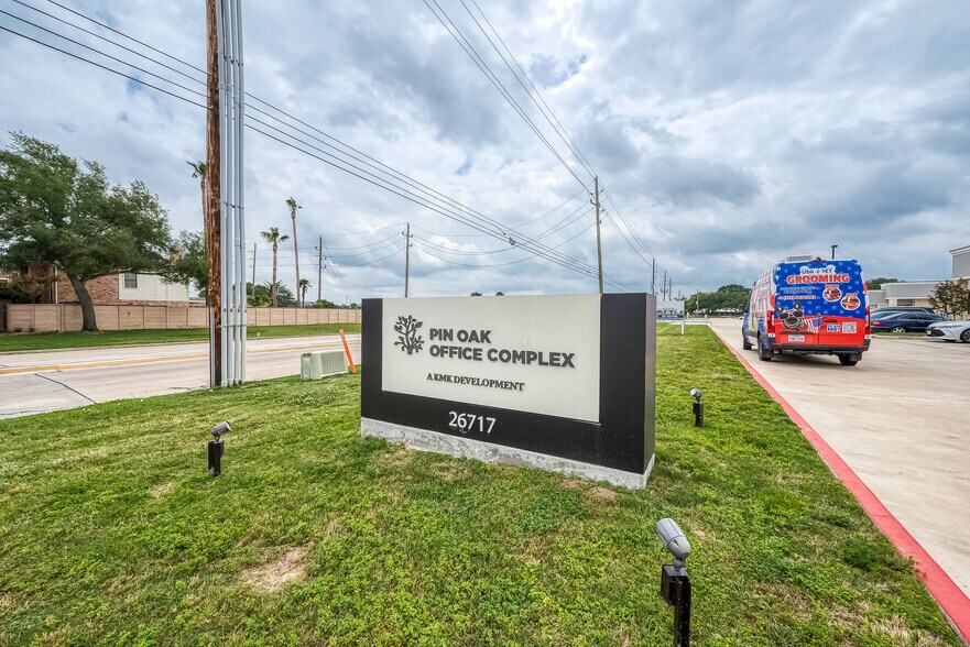 More Photos Of 26717 Westheimer Pky, Katy Medical For Sale