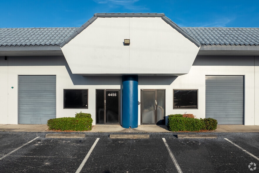 More Photos Of 3443-3479 Parkway Center Ct, Orlando Unknown For Lease