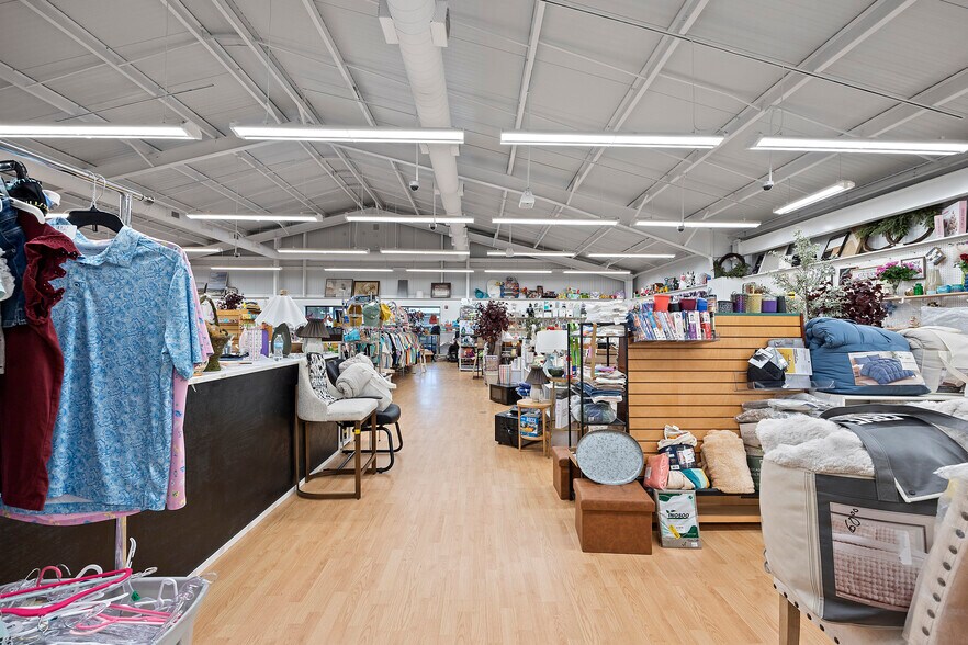 More Photos Of 4134-4136 W US Highway 90, Lake City Freestanding For Sale