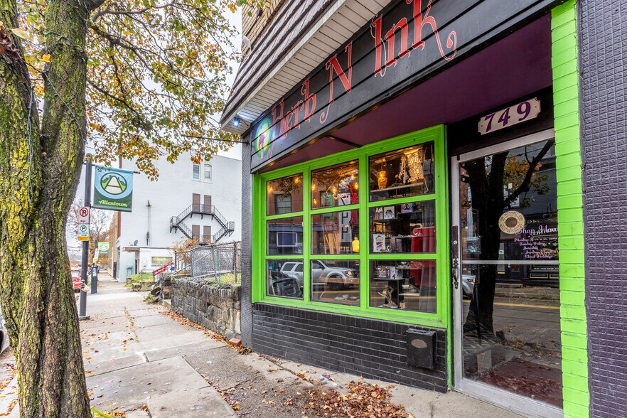 More Photos Of 749-755 E Warrington Ave, Pittsburgh General Retail For Lease