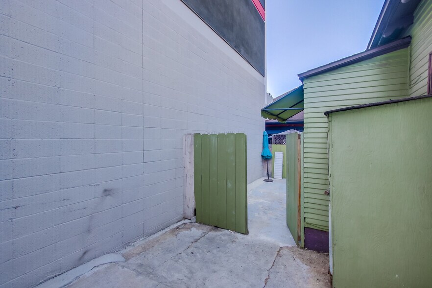 More Photos Of 611 W Fir St, San Diego Storefront For Lease