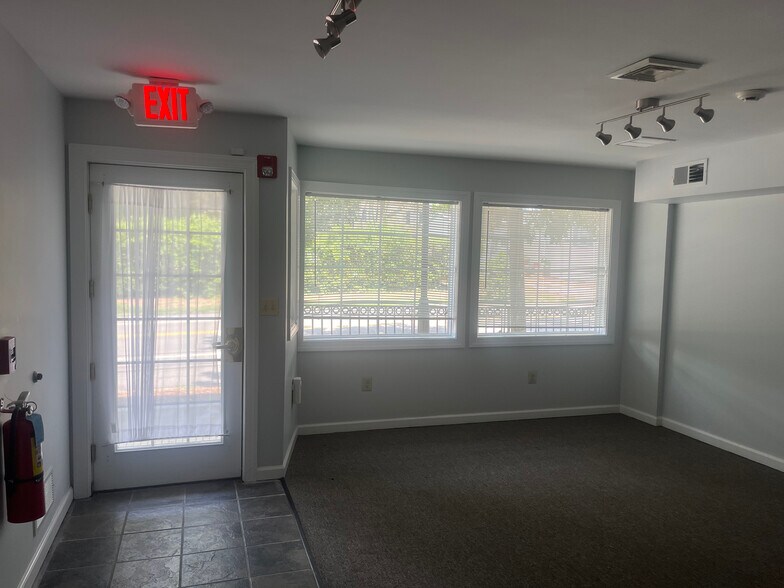 More Photos Of 102 Farnsworth Ave, Bordentown Storefront Retail Office For Sale