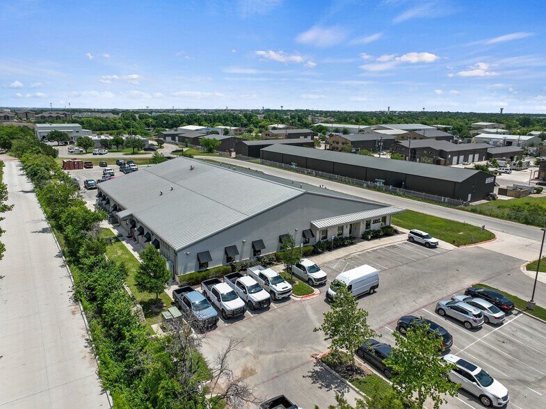 More Photos Of 2300 Picadilly Dr, Round Rock Office For Lease