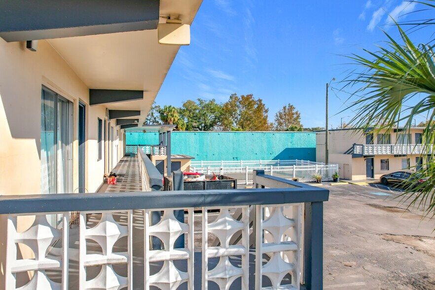 More Photos Of 307 E Vine St, Kissimmee Hotel For Sale