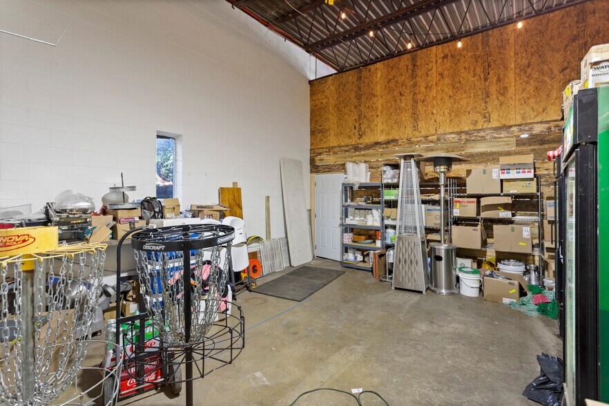 More Photos Of 400 W Main St, Walhalla General Retail For Sale