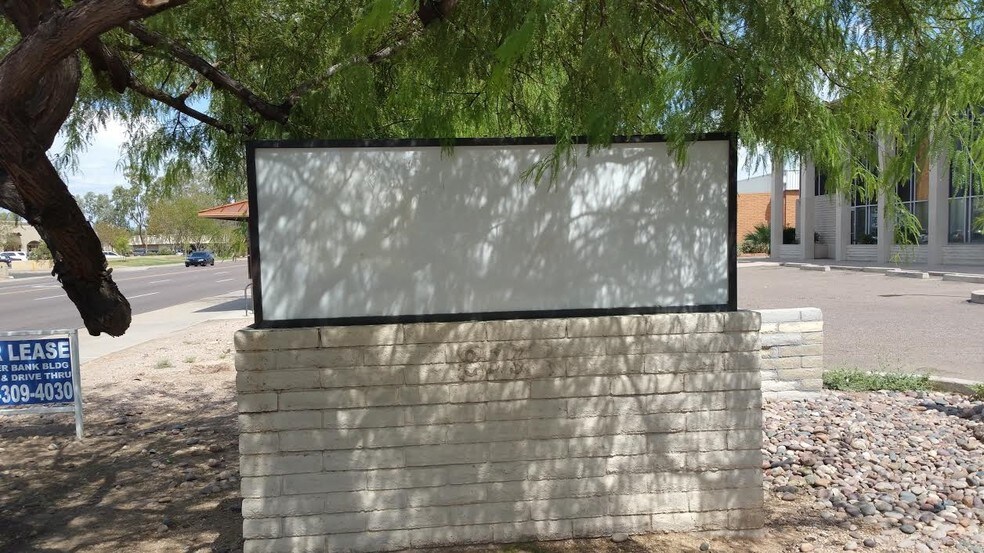 More Photos Of 833 W Broadway Rd, Tempe Freestanding For Sale