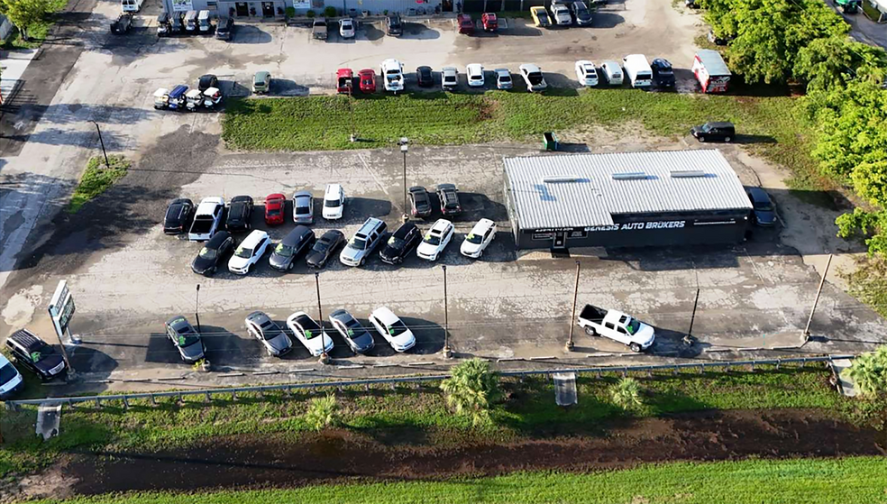 Primary Photo Of 1310 NE Pine Island Rd, Cape Coral Auto Dealership For Lease