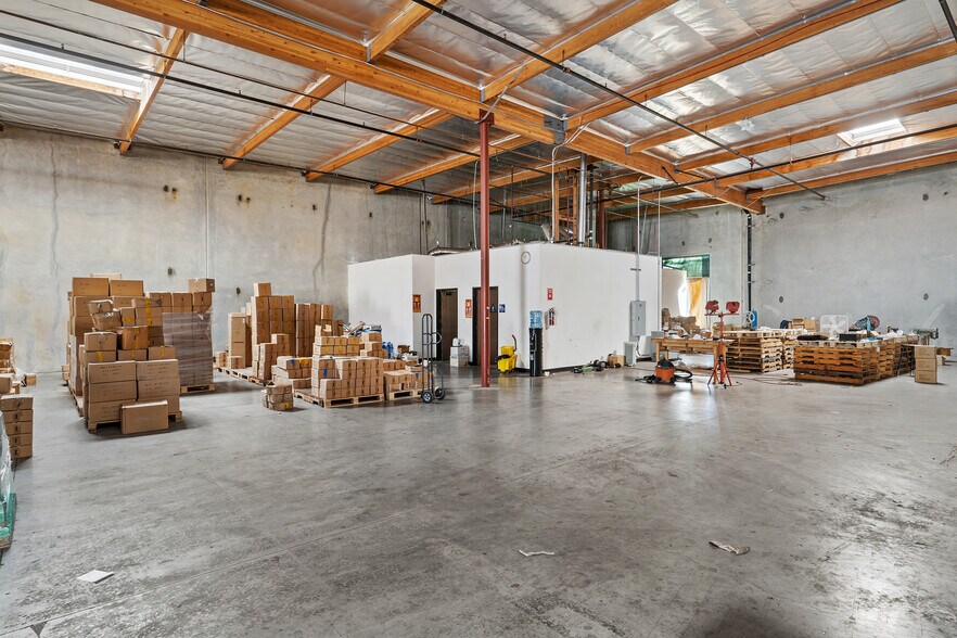 More Photos Of 3583 Old Conejo Rd, Newbury Park Manufacturing For Lease