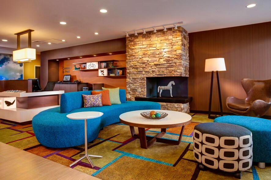 More Photos Of 1111 N Lorraine St, Hutchinson Hotel For Sale