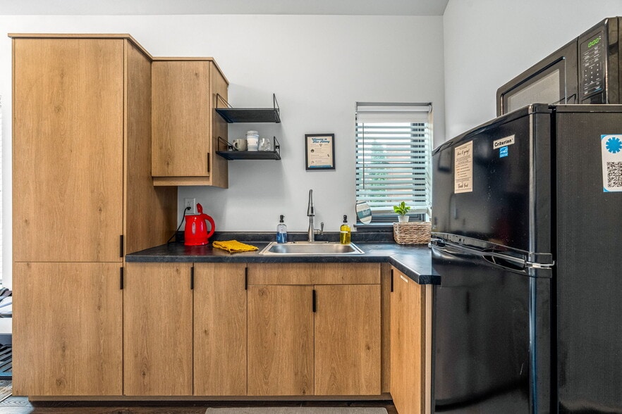 More Photos Of 207 Bank St, New Albany Apartments For Sale