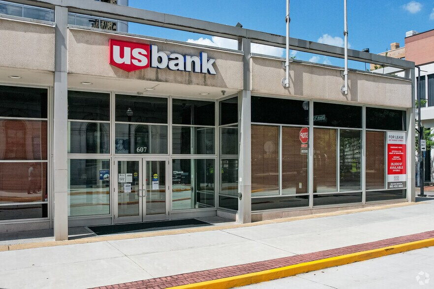 More Photos Of 607 Market St, Knoxville Office For Lease