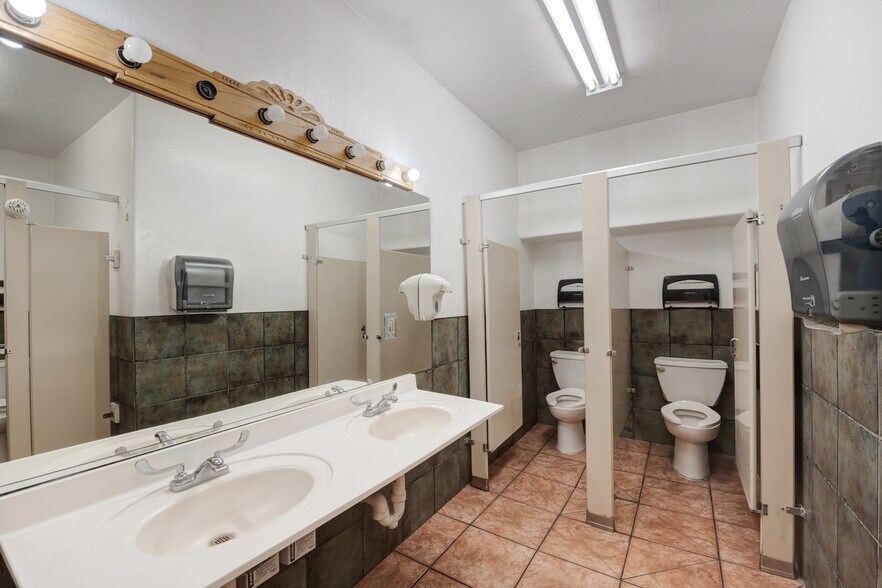 More Photos Of 8032 4th St NW, Albuquerque Restaurant For Sale