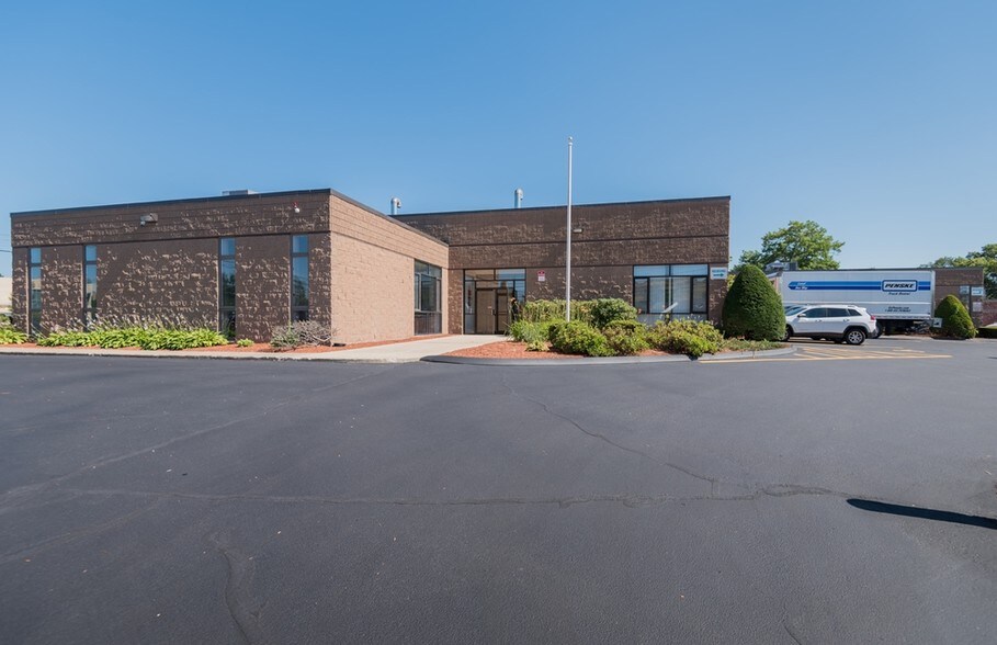 More Photos Of 160 Stedman St, Lowell Warehouse For Lease