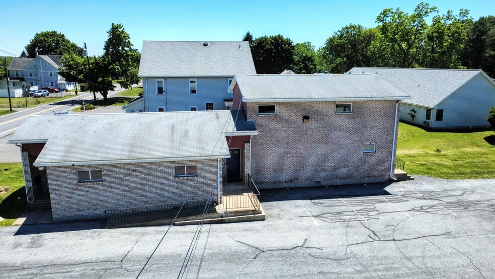 More Photos Of 1365 Blue Mountain Dr, Danielsville Office For Sale