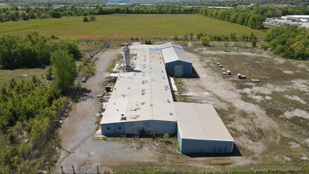 Primary Photo Of 611 Azalea Dr, Muskogee Warehouse For Sale