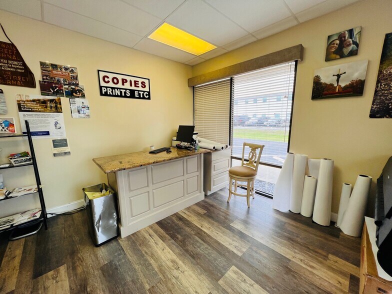 More Photos Of 21234 Olean Blvd, Port Charlotte Storefront Retail Office For Lease