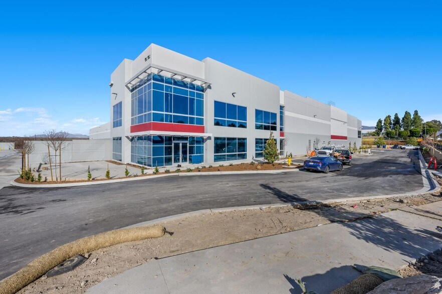 More Photos Of 2080 Sanyo Ave, San Diego Unknown For Lease