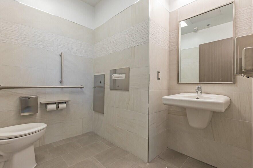 More Photos Of 24430 Stone Springs Blvd, Dulles Medical For Lease