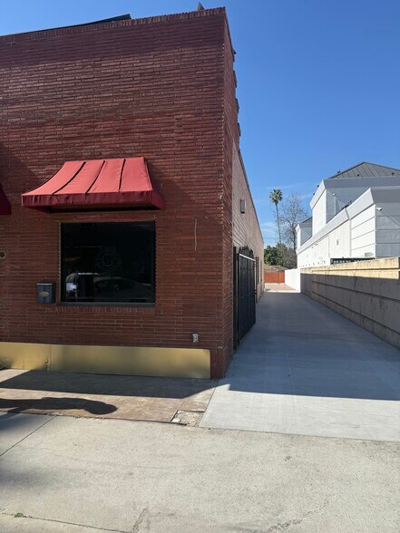 More Photos Of 1109 N Brand Blvd, Glendale Restaurant For Lease