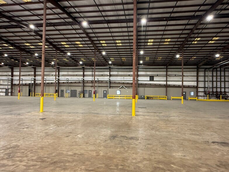 More Photos Of 950 S Business Park, Port Arthur Distribution For Lease