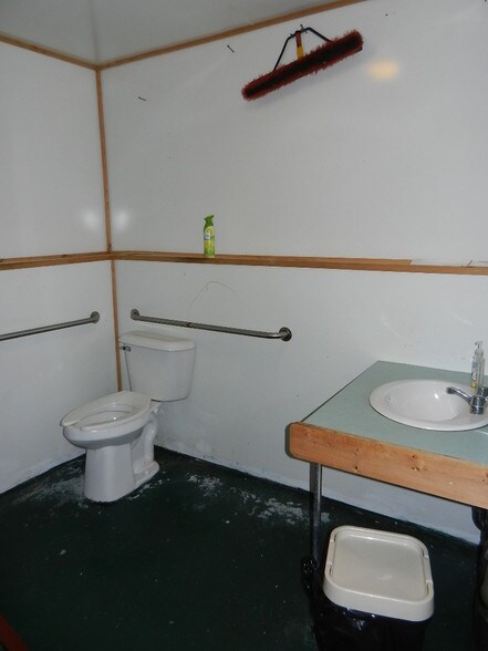 More Photos Of 835 N Main St, Fall River General Retail For Sale