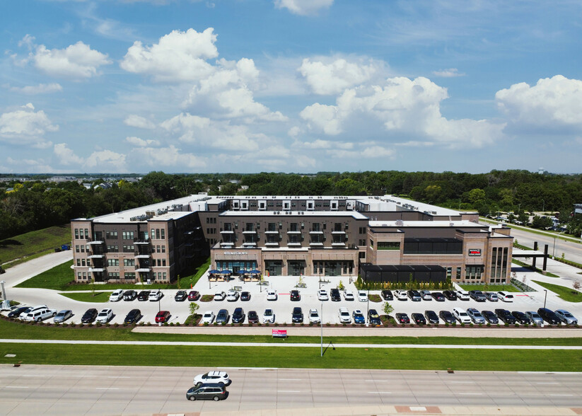 Primary Photo Of 950 Jordan Creek Parkway, West Des Moines Apartments For Lease