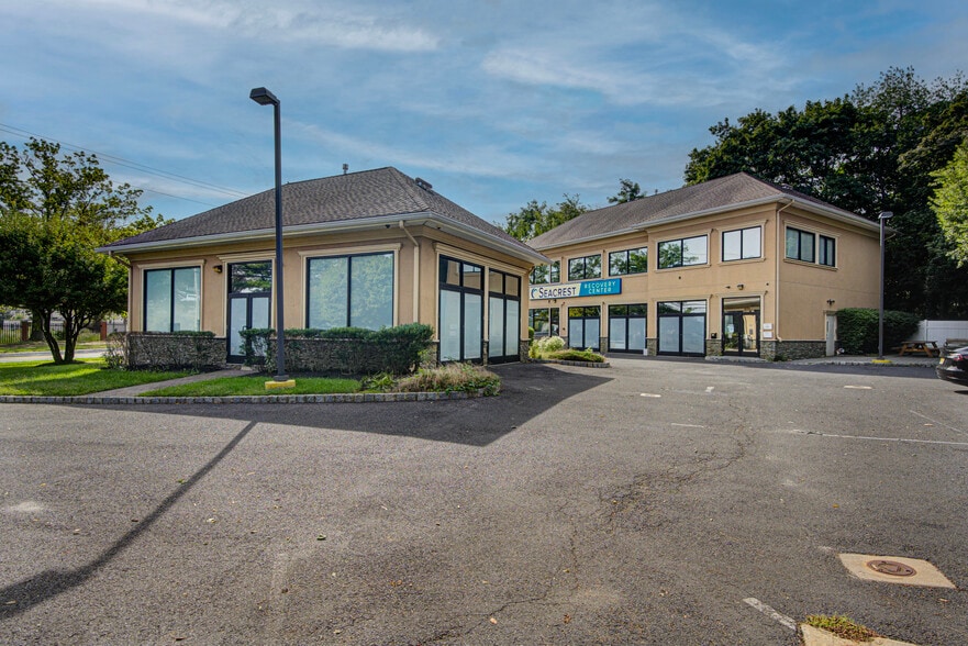 Primary Photo Of 162 Highway 35, Eatontown Medical For Sale