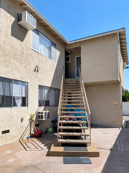 More Photos Of 652 N Whitnall Hwy, Burbank Apartments For Sale