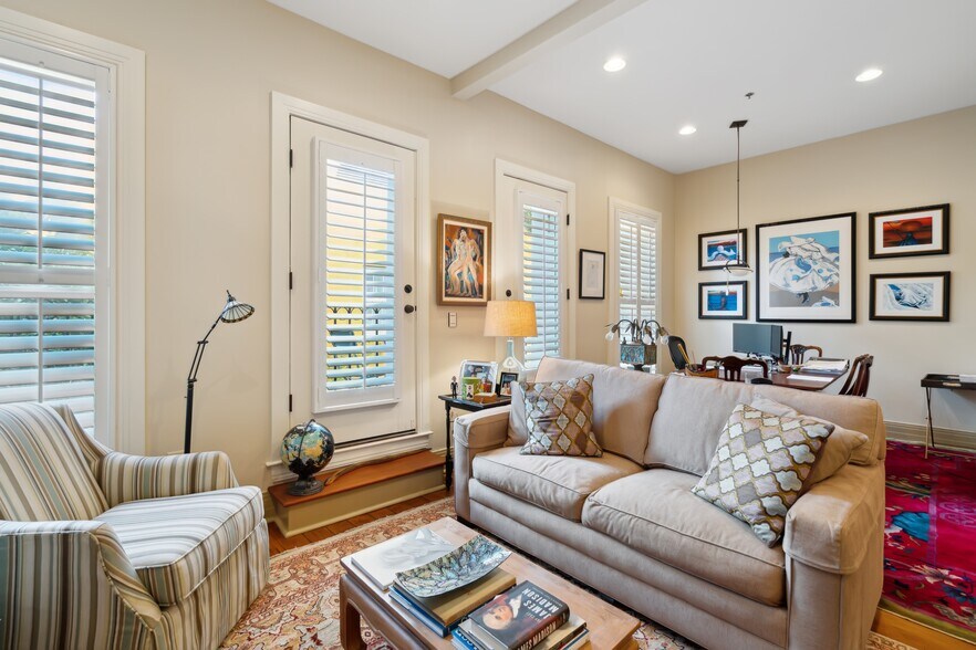 More Photos Of 46 State St, Charleston Office Residential For Lease