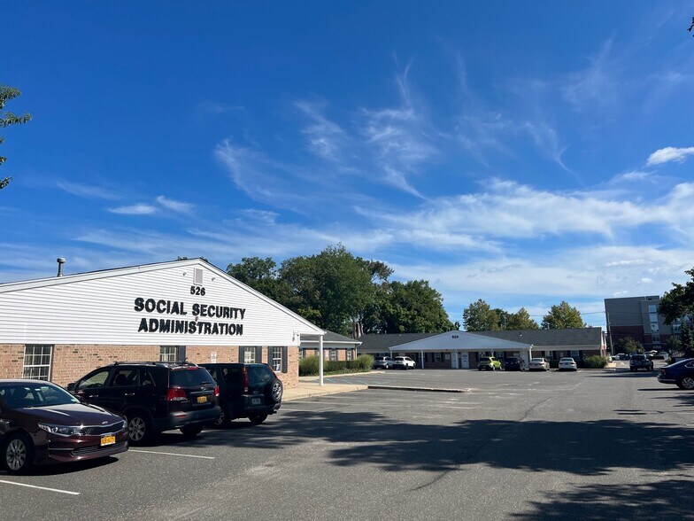 More Photos Of 518 E Main St, Riverhead Office For Sale